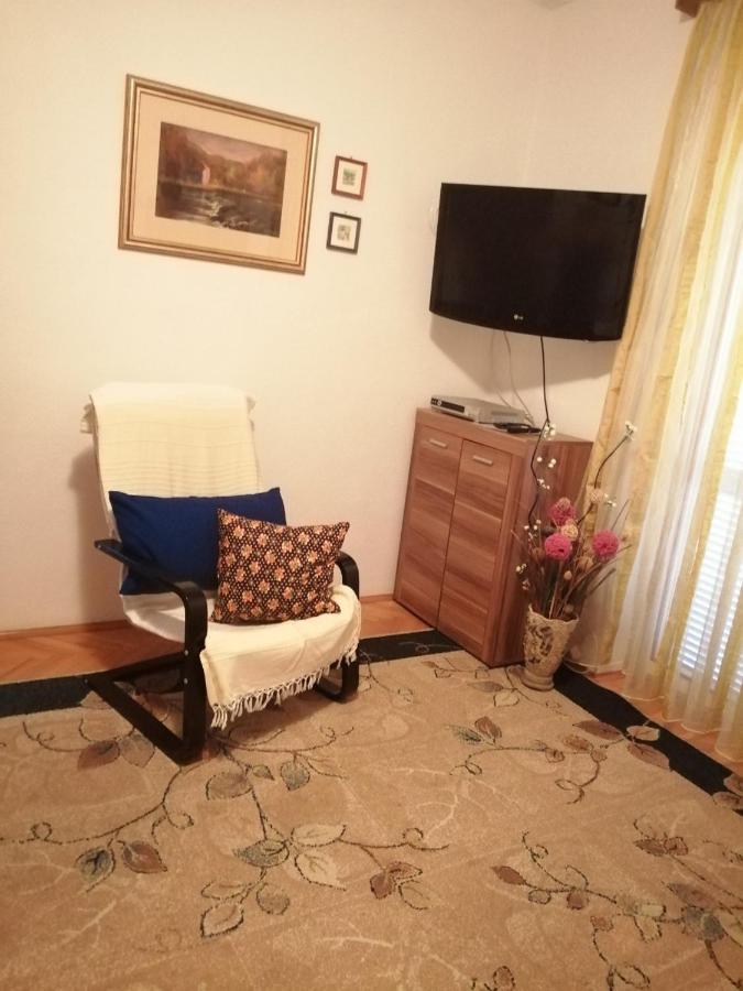 شقة Apartman Mira باشْكا المظهر الخارجي الصورة