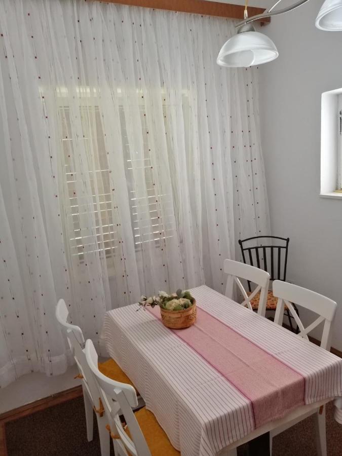 شقة Apartman Mira باشْكا المظهر الخارجي الصورة